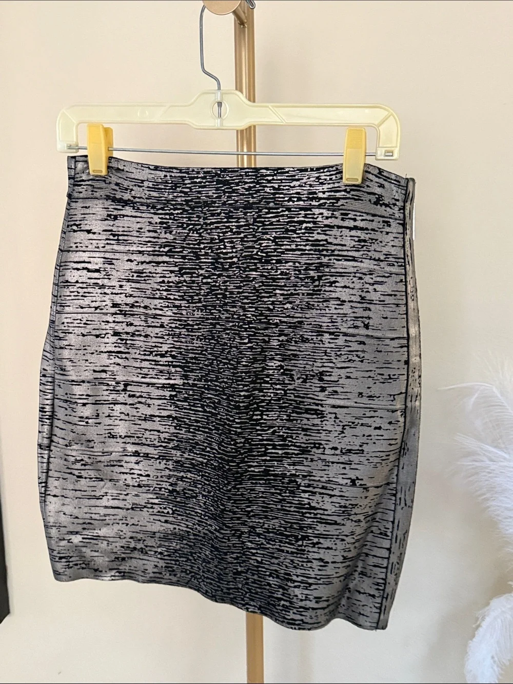 Michael Kors Black and Silver Textured Pencil Skirt